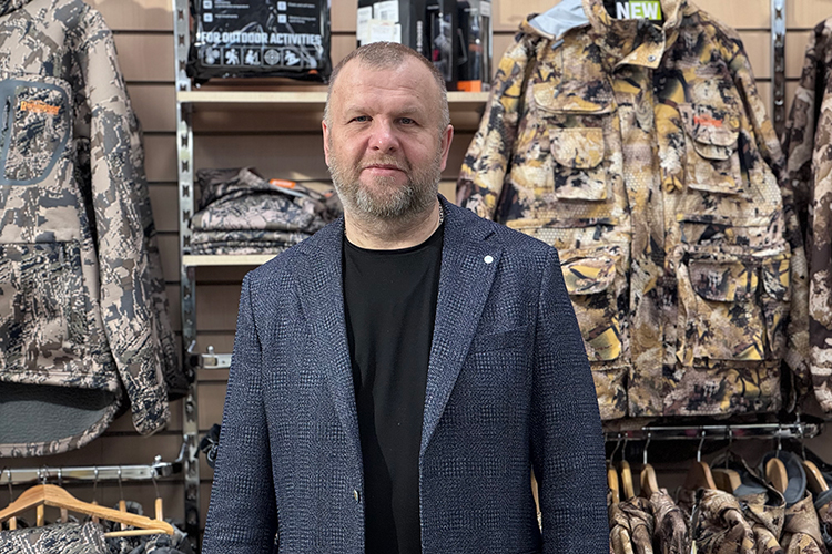 Александр Козлов: «Если раньше на открытие охоты люди брали по пять ящиков и стреляли куда угодно, куда-то, но только не по утке, то сейчас, естественно, люди экономят деньги и мы нормально к этим вещам относимся»