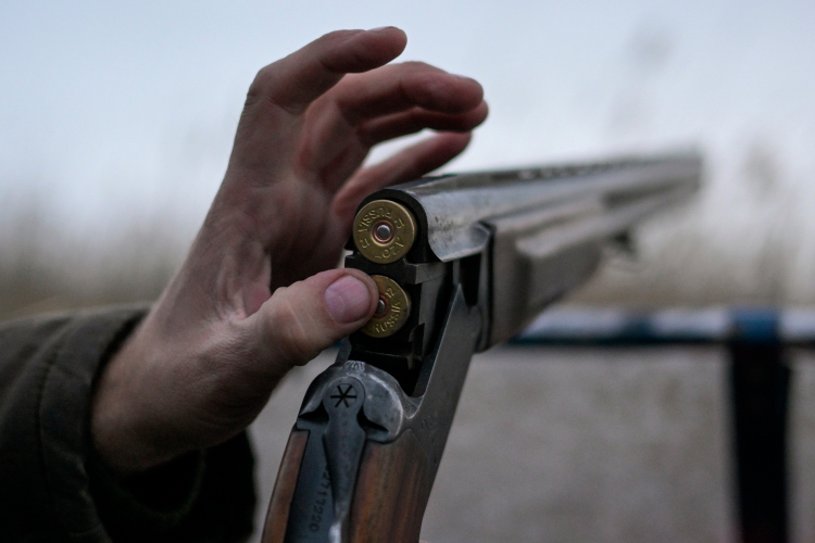 «Проверки тоже заметно активизировались. Постоянно идут отчеты о выявлении мелких нарушений, за которые лишают оружия