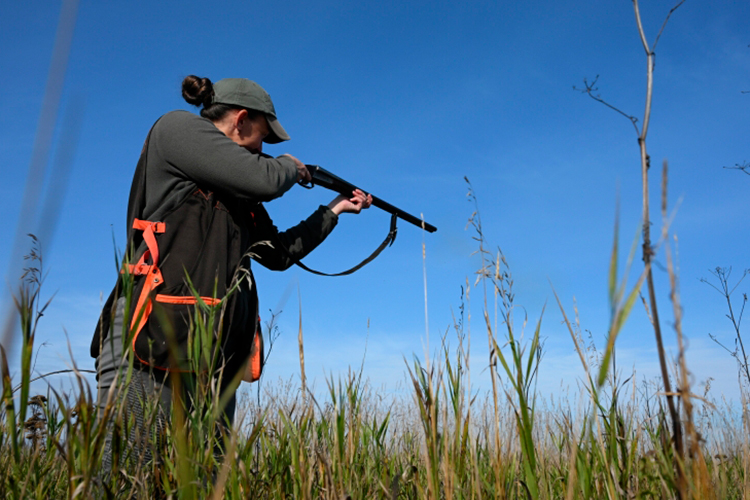 В эти выходные в республике стартовал весенний сезон охоты на пернатую дичь. Уже сегодня татарстанские охотники массово выехали в угодья добывать селезней уток