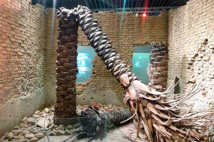 Инсталляция в музее Священной обороны в Тегеране