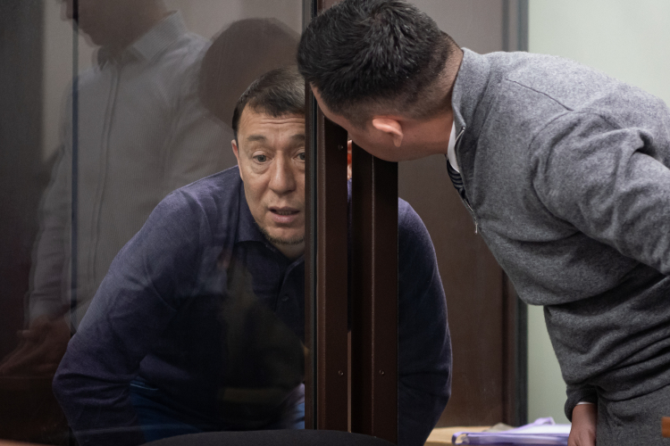 Обжалование решения суда первой инстанции в Верховном суде Татарстана уже стало традицией: в минувшую пятницу адвокаты экс-главы района вновь испытали удачу