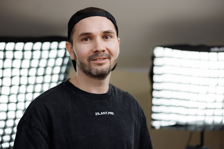 Гари Азат: «Если говорить про рекламный бизнес, то он однозначно уже меняется. Трансформируется семимильными шагами. И мы с вами как раз в авангарде всего этого»