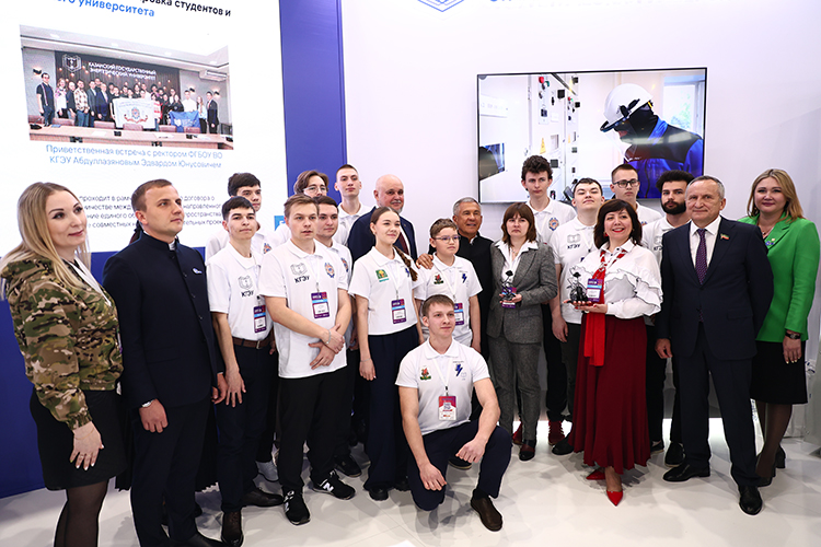 В начале апреля в университете проходит стажировка студентов и преподавателей