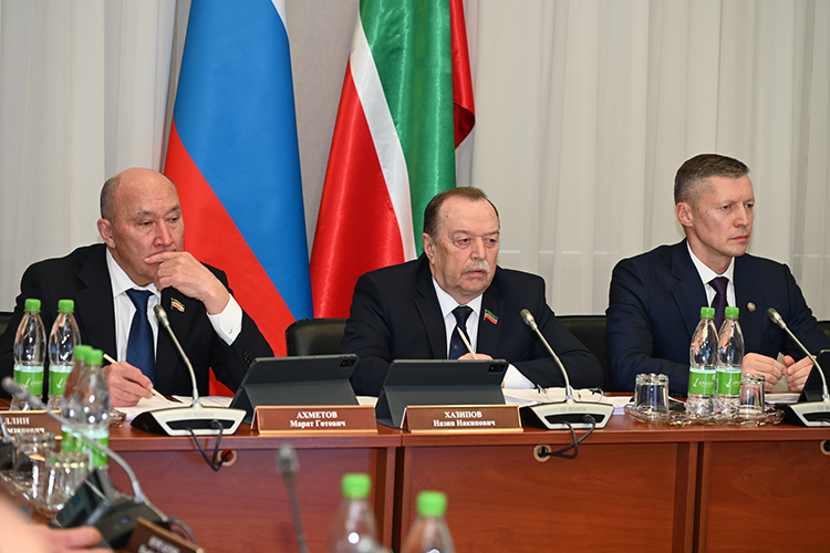 Список инвестпроектов был сформирован в том числе благодаря благополучным некогда закупочным ценам на молоко, предположил и. о. председателя Госсовета РТ Марат Ахметов и поинтересовался, каково сейчас настроение у инвесторов