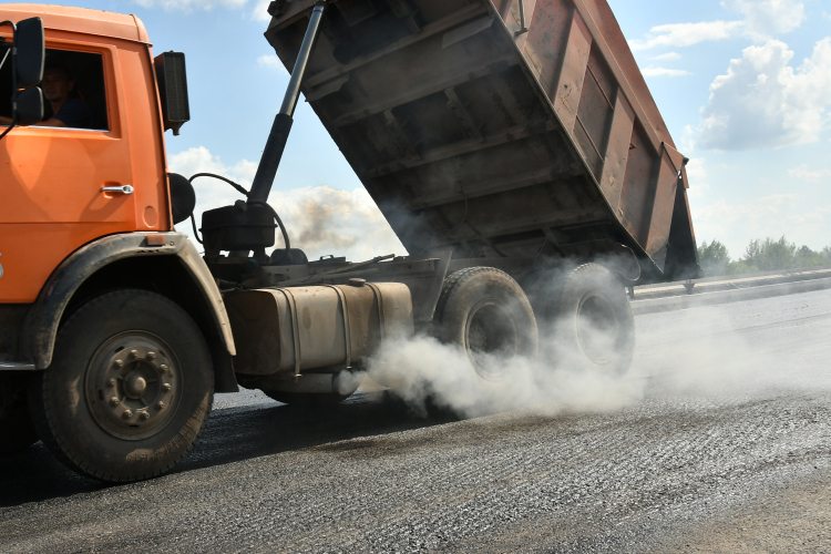 Объем продаж самосвалов сократился на 26% в годовом выражении и достиг 1,5 тыс. единиц. Рыночная доля самосвалов составила 16,8%