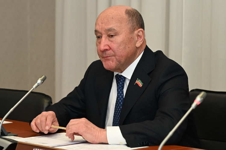 Марат Ахметов: «Нам надо, чтобы хотя бы до конца года цены на нефть держались на уровне более 100 [долларов за баррель]»