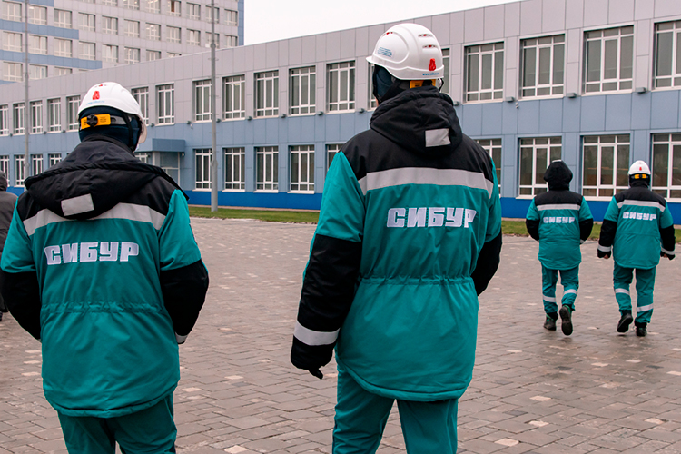 Только под конец 2025-го стало известно, что под жернова оптимизации попало около 400 человек