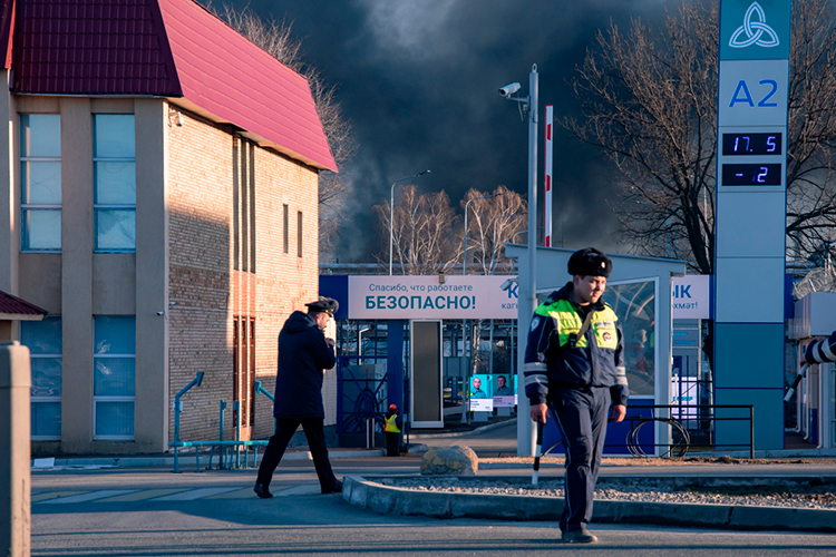 Эксперты считают, что первыми на место утечки должны были заходить газоспасатели в специальных костюмах с искрогасителями