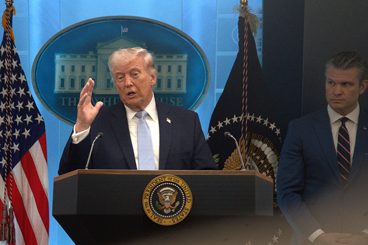 Еще вчера вечером, за несколько часов до истечения срока ультиматума Исламскому Государству (который был продлен), президент США предупредил, что ночью Иран «погибнет»