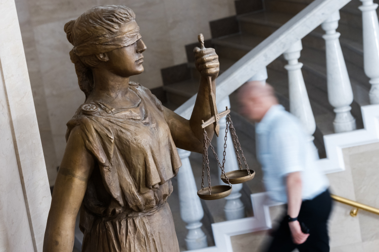 Законопроект предлагает внедрить обязательную досудебную стадию урегулирования при наличии долгов в нескольких банках или МФО