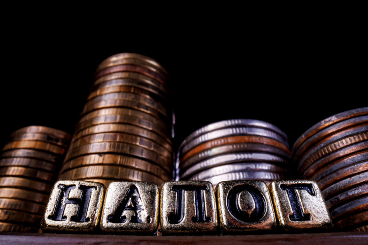 Если в начале 2025-го татарстанские компании перечислили 104,8 млрд рублей в виде налогов и сборов, то в этом году &mdash; 96,3 млрд рублей, из которых 68,5 млрд рублей ушло в федеральный бюджет, а 27,8 млрд &mdash; в региональный