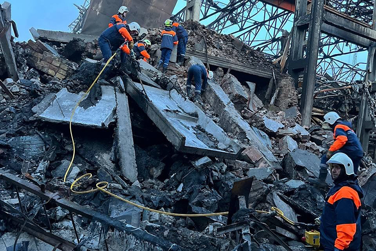 По данным «БИЗНЕС Online», документы на оборудование остались под завалами