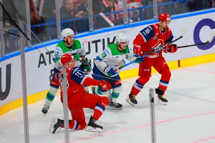 Команда проводит серию ¼ финала с «Локомотивом»: в первом матче уступили 0:1, вторая игра сегодня