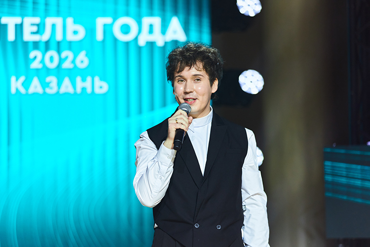 26-летний Илья Тарасов, выигравший республиканский этап конкурса «Учитель года», настолько далек от стереотипного образа педагога, насколько это вообще возможно