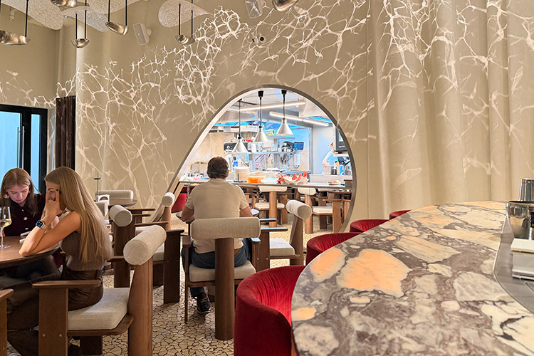 Сам Sea Salt &mdash; редкий случай, когда морскую тему собрали без якорей, канатов и тельняшек родом из 2010-х