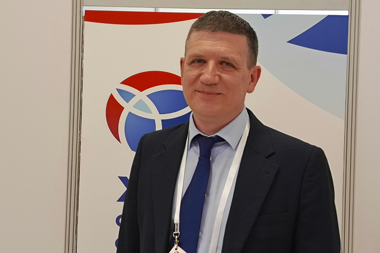 «Казалось бы, мы живем в одних реалиях, законодательная база, материальные ресурсы плюс-минус одинаковые, но когда мы встречаемся, то обсуждаем нюансы, которые существенно помогают в работе», &mdash; делится впечатлением главный онколог Ярославской области Павел Нестеров