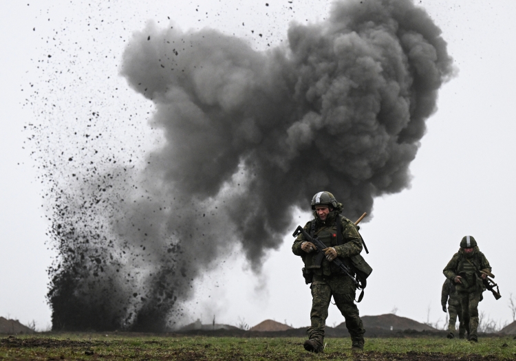 «Чем объясняется выбор даты начала нашей специальной военной операции? Да, видимо, такими соображениями, что больше тянуть нельзя»