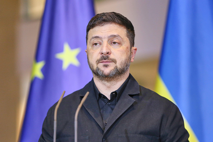 Ни одно предыдущее перемирие Киев не соблюдал. Но в этот раз первым с инициативой выступил Зеленский, еще в конце марта