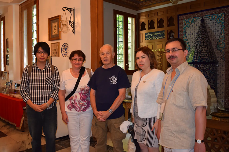 «В 2014 году в Токио мне удалось встретиться с представителями общины в мечети, в том числе с Рамазаном Сафой &mdash; сыном последнего татарского имама Токийской мечети Гайнана Сафы»