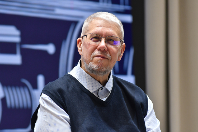 Сергей Переслегин: «Что мы имели на конец XX века? Мы охватили Землю, кроме Антарктиды, глубин морей, некоторых районов Экваториальной Африки и горных районов Юго-Восточной Азии»