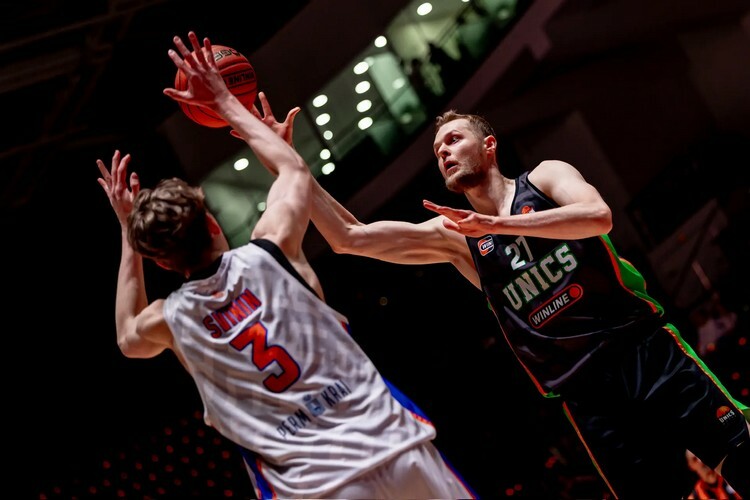 Андрей Лопатин набрал 24 очка и провел самый результативный матч в сезоне