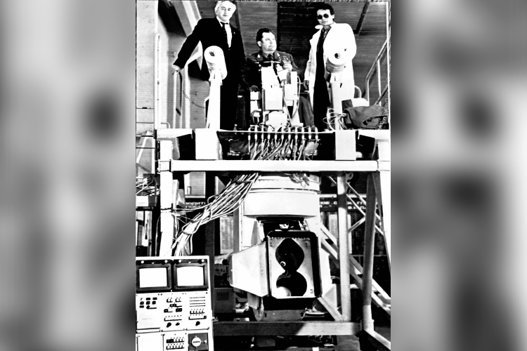 Павел Попович на КОМЗе, тренировка с «Пионом»