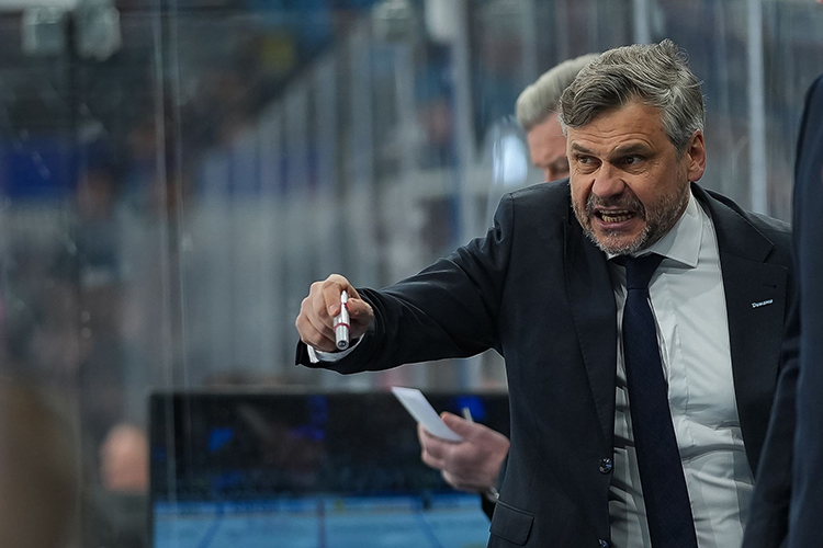 Дмитрий Квартальнов