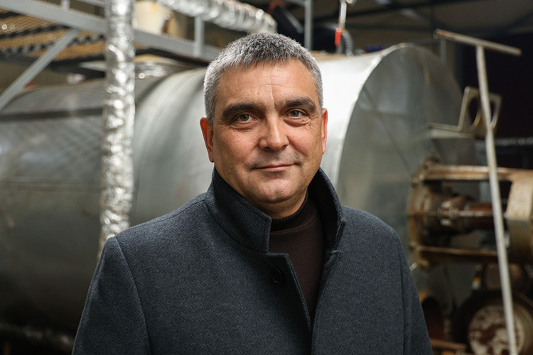 Владелец ООО «Торговый дом «Завод кормовой муки» Загит Ногманов: «Все производители хотят напрямую работать с заказчиками. Так возникла идея открыть свое производство. Тем более у меня было понятие, как это все делается»