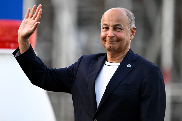 Министр спорта РФ Михаил Дегтярёв провёл встречу с главой World Aquatics Хусейном Аль-Мусалламом (на фото) в Ташкенте, а затем на сайте международной федерации появился релиз: с России и Беларуси сняты все ограничения