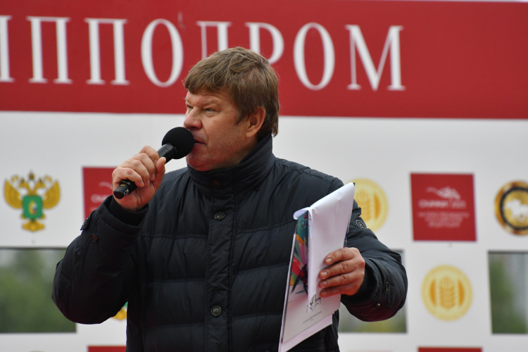 Дмитрий Губерниев: «Будет ли рассматриваться Казань как база для турниров? Безусловно, сейчас все все бросят и поедут в Россию. Тем более, что дворец водных видов-то построили!»