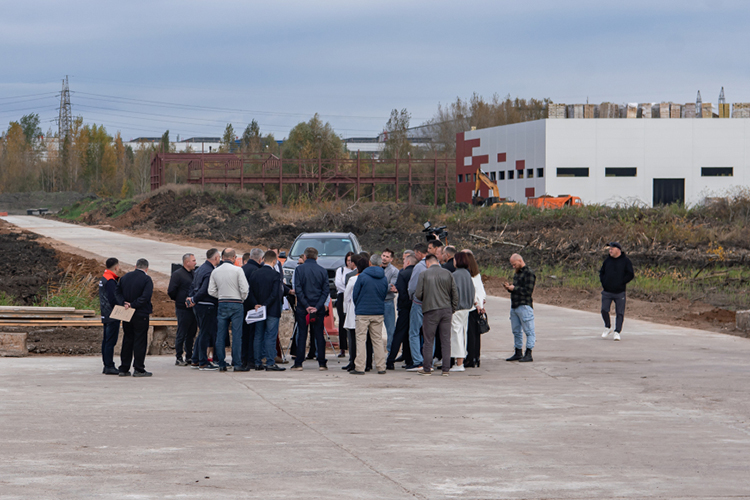 Теперь федеральный центр готов компенсировать не только создание новых промпарков, но и реиндустриализацию действующих промышленных площадок &mdash; модернизацию инфраструктуры на базе старых предприятий
