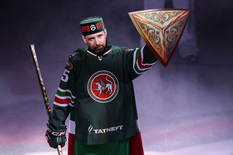 Зарипов появился перед матчем в образе Капитана Татарстана