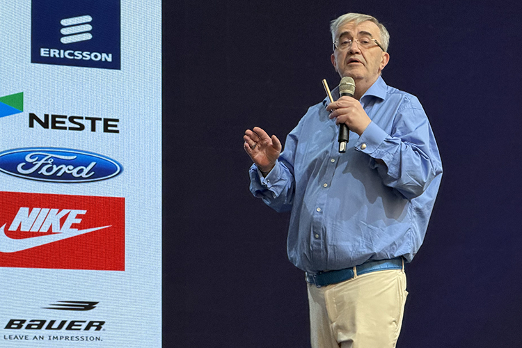 «Какой бы ни был ваш бизнес, если у вас нет цели делать его лучшим в мире, у вас нет бизнеса», — настаивал эксперт