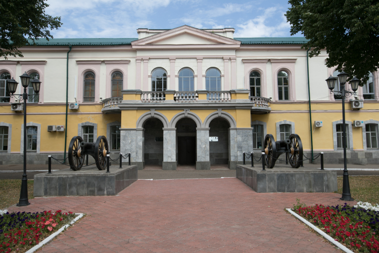 Казанский пороховой завод &mdash; одно из старейших предприятий столицы РТ. Он был основан в 1788 году по именному указу императрицы Екатерины II. Завод находится в Кировском районе Казани, окружен жилыми массивами