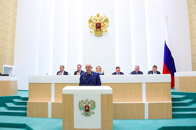 Общее число юридических лиц, которым запрещено работать в России, достигло 346. Причем, по словам Гуцана, их деятельность направлена не просто на дестабилизацию обстановки в стране