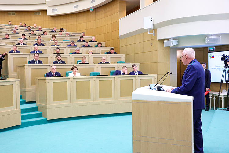 Число чиновников, уволенных за утрату доверия, выросло на треть до тысячи