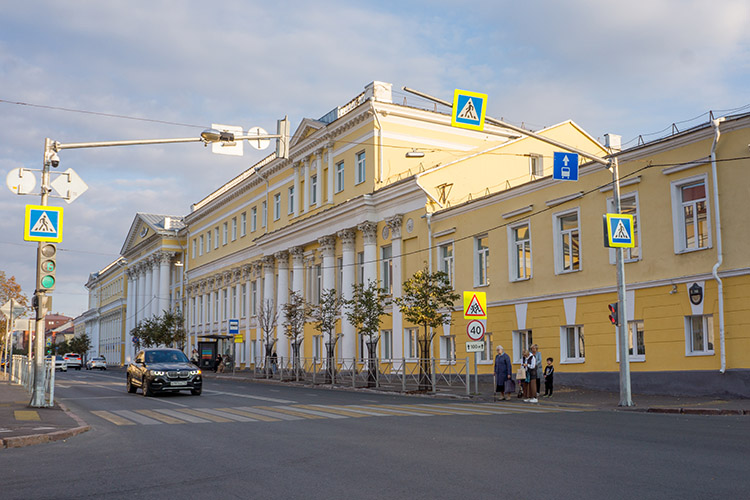 «Отдавать исторические здания, из-за чего многие переживали, не будем. Это наше принципиальное решение»