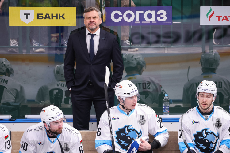 Борьба за власть? Почему вчера едва не уволили Дмитрия Квартальнова