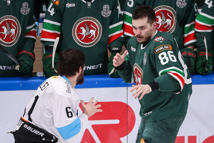 Никита Дыняк против Ксавье Уэлле