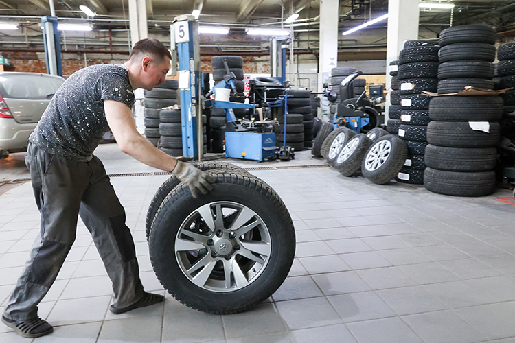 «Если хотели купить – не откладывайте…»: как открывается шинная «война» с Китаем и чем кончится?