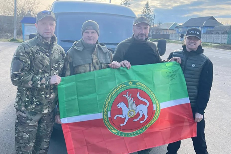 «Кто-то помогает, кто-то нет. Это выбор каждого. Я не могу подойти и сказать: «Дай мне столько-то…»