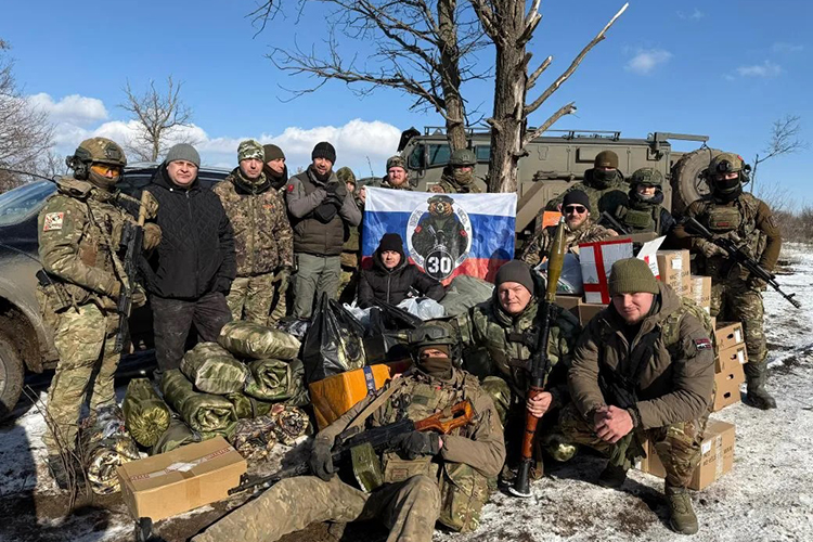 «Примерно 40–50 процентов своего дохода я трачу на гумпомощь»