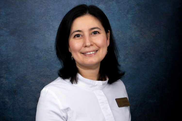 Первый детский специалист, которого единогласно отмечают собеседники, &mdash; Дина Айзатулина, главный внештатный детский невролог минздрава РТ