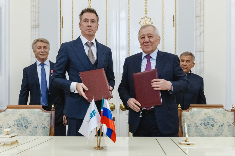 Шигабутдинов-старший, говорится в издании, интересовался не суммой, которую выручит от сделки. Его занимало, что произойдет с активами &mdash; завтра, послезавтра, в достаточно отдаленном будущем