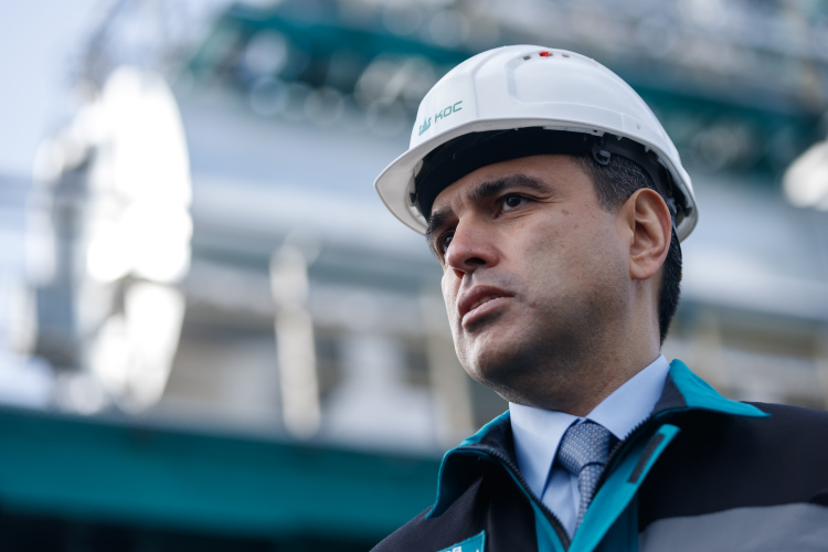 По мнению Карисалова, процесс культурного слияния еще не завершен: «Пока это как лечебный корсет: снимешь его &mdash; и пациент начинает обратно возвращаться в привычное комфортное, но неправильное положение»