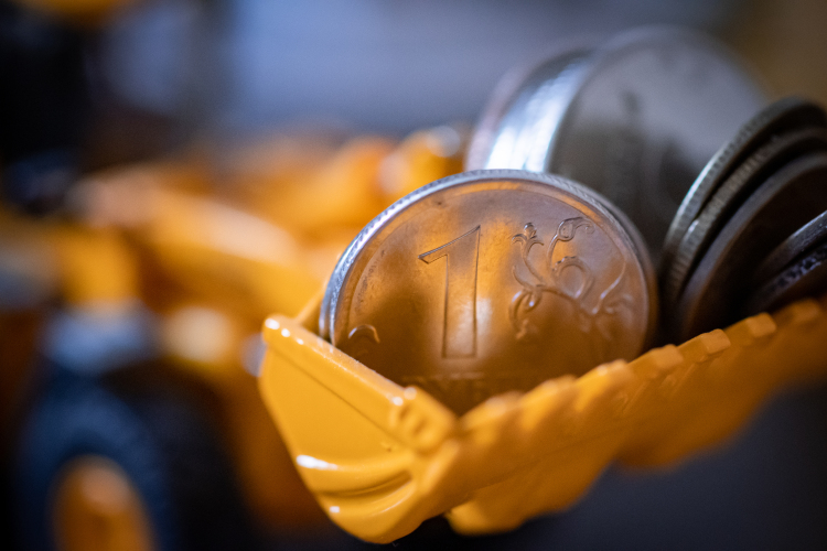 Год был неравномерным для банков. Если первое полугодие прошло относительно ровно, то к концу года давление на прибыль усилилось