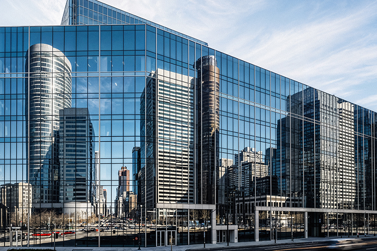 Новостройка сегодня продается не только за счёт характеристик, но и за счёт мотивации тех, кто эту новостройку рекомендует