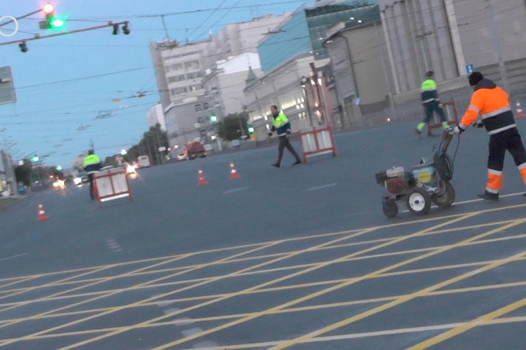 В УФАС считают, что работы по нанесению дорожной разметки точно носят плановый характер и могут закупаться заранее