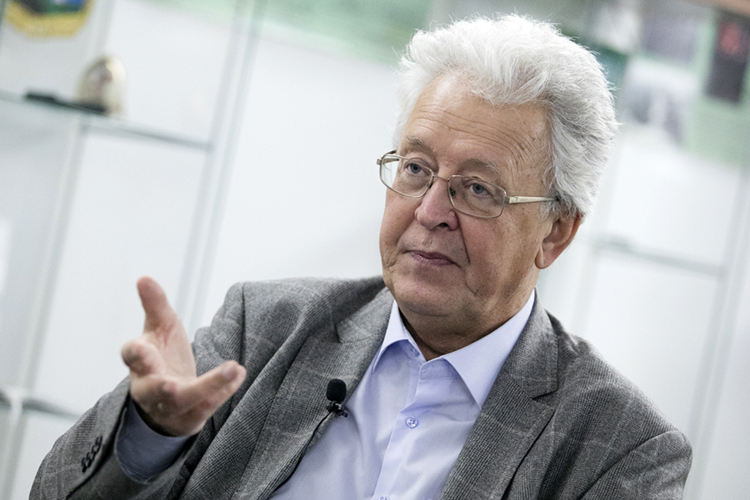 Высокая ключевая ставка в России: кому она выгодна?