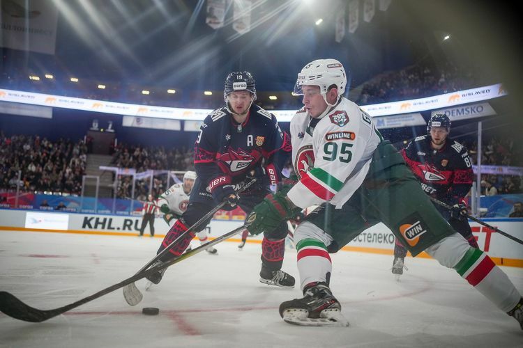 Лидеры «Металлурга» и «Ак Барса» Владимир Ткачев и Артем Галимов